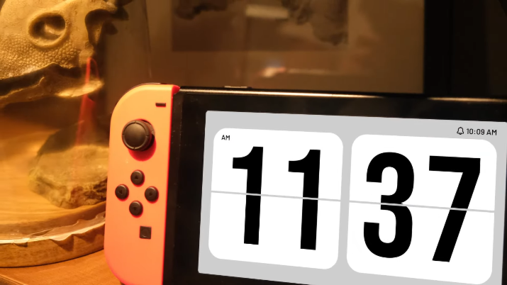 AAA Clock es un reloj de mesa con juego secreto incluido que se lanza esta semana en Nintendo Switch