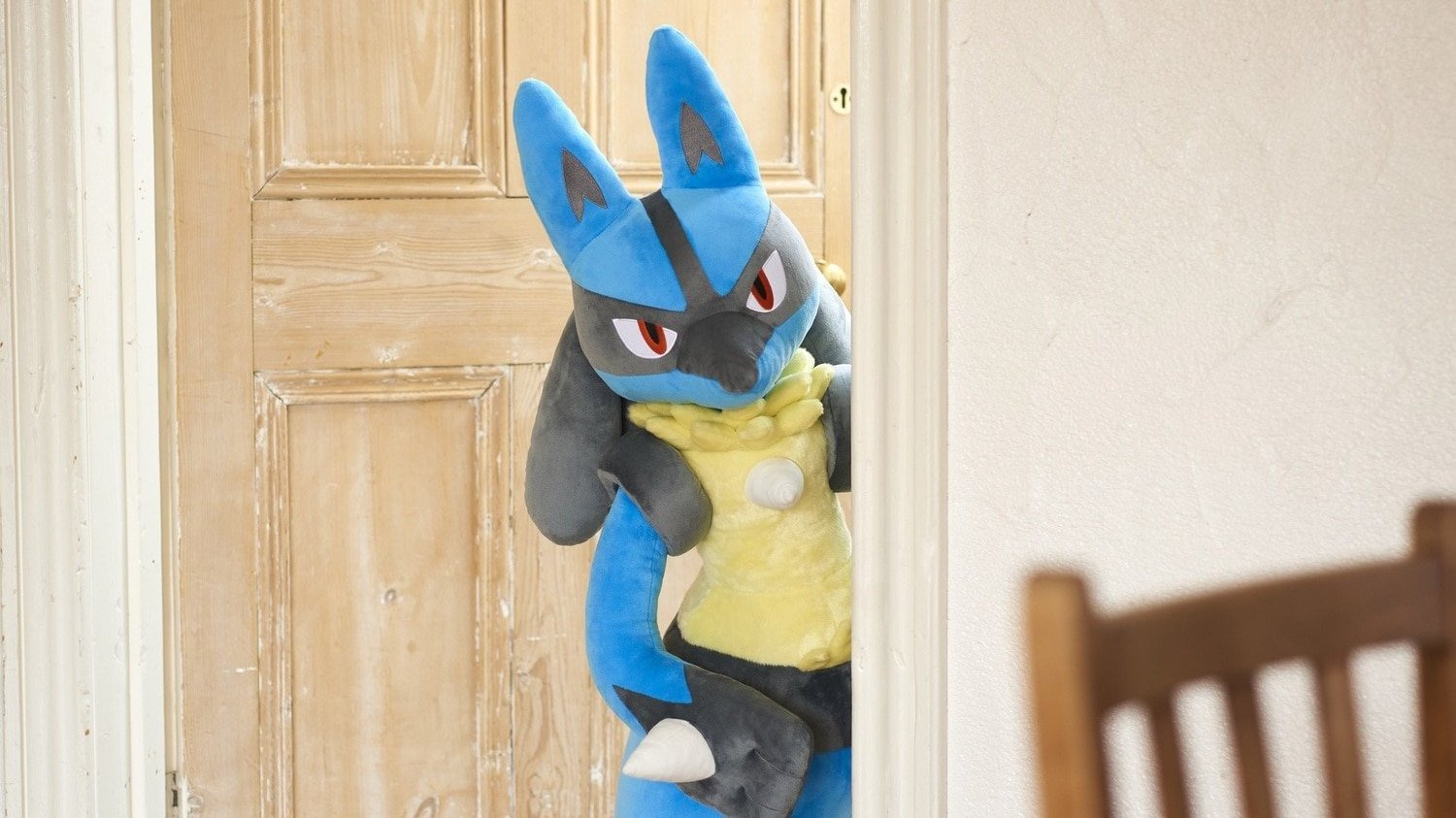 Pokémon anuncia un peluche a tamaño real de Lucario