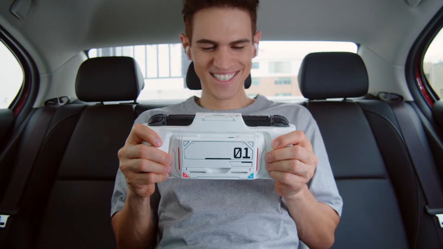 Crean una carcasa para Nintendo Switch que la hace parecer un mecha de anime