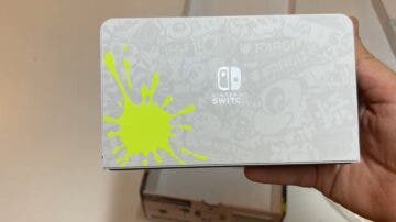 Unboxing de la Nintendo Switch OLED de Splatoon 3