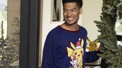 Diferentes tipos de jerséis navideños de Pokémon han salido a la venta