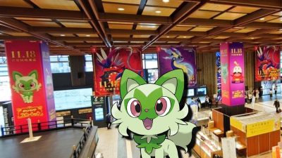 Las calles se visten de Pokémon con el pronto lanzamiento de Escarlata y Púrpura