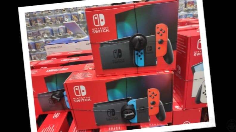 Nos muestran las dos versiones de las cajas de Nintendo Switch en España