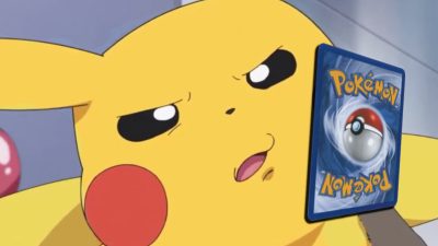 Un hombre se esconde en la tienda por la noche para poder conseguir cartas del JCC Pokémon al día siguiente