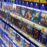 Sony permitirá vender códigos digitales de PlayStation en tiendas minoristas y aceptará encargos de discos para juegos lanzados antes de finales de 2027, según Game File