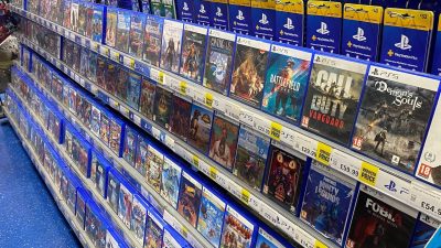 Sony permitirá vender códigos digitales de PlayStation en tiendas minoristas y aceptará encargos de discos para juegos lanzados antes de finales de 2027, según Game File
