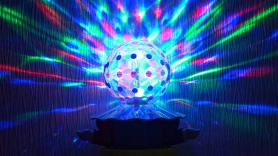 Blacephalon se convierte en una lámpara real: así es la nueva figura navideña que ya se vende en los Pokémon Center de Japón
